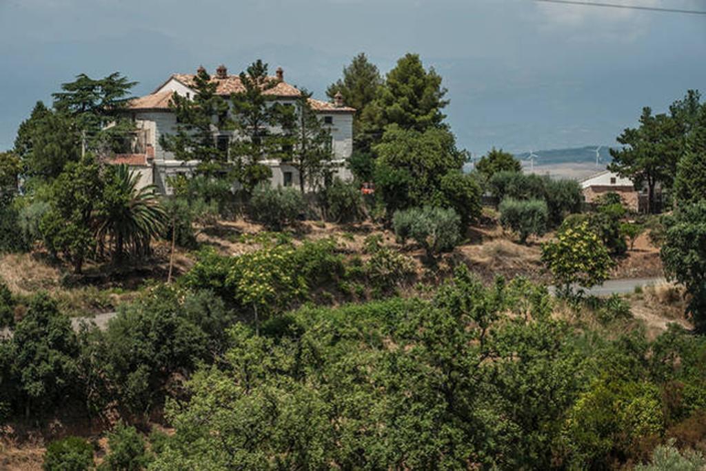 Agriturismo Miracco Atanasio Franco "Il Maniero" Santa Sofia d'Epiro Kültér fotó