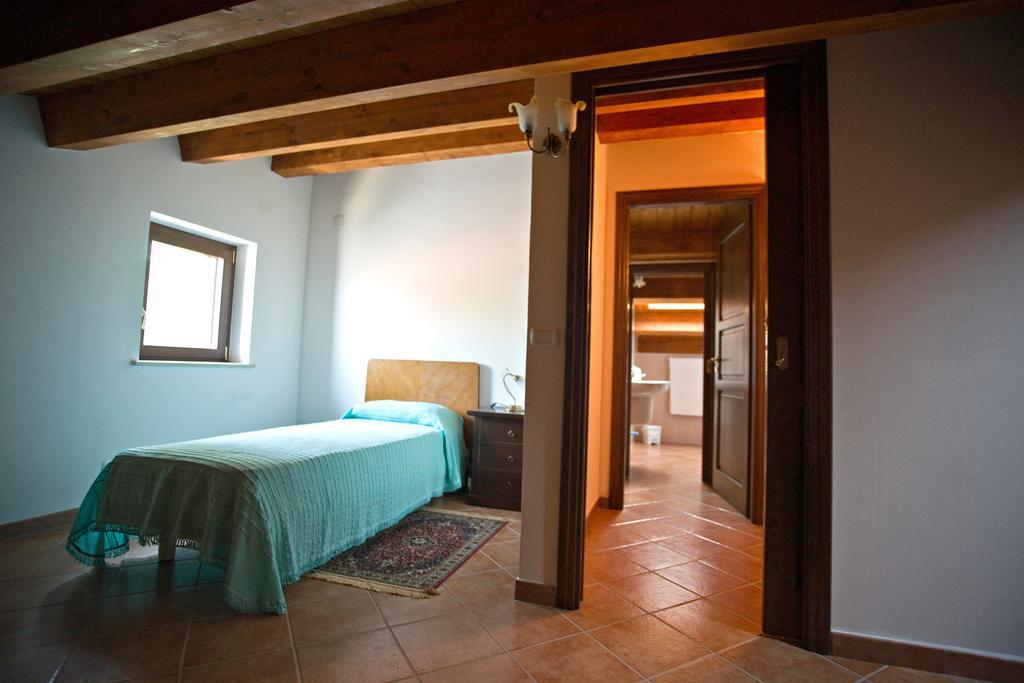 Agriturismo Miracco Atanasio Franco "Il Maniero" Santa Sofia d'Epiro Kültér fotó